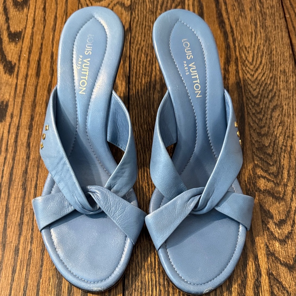 Louis Vuitton Women's Light Blue Sandals - sz 37